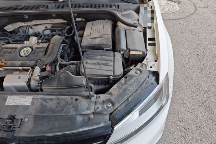 Used Volkswagen Sagitar 2012 1.4TSI Automatic Luxury Edition Engine Bay Left