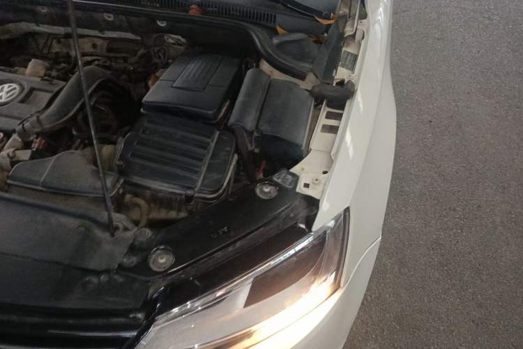 Used Volkswagen Sagitar 2012 1.4TSI Automatic Luxury Edition Engine Bay Left