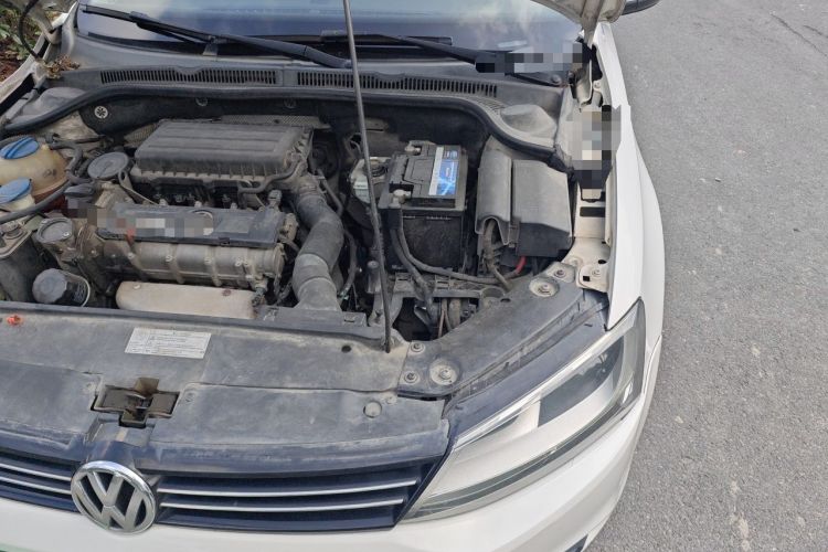 Used Volkswagen Sagitar 2012 1.6L Manual Comfort Model Engine Bay Left