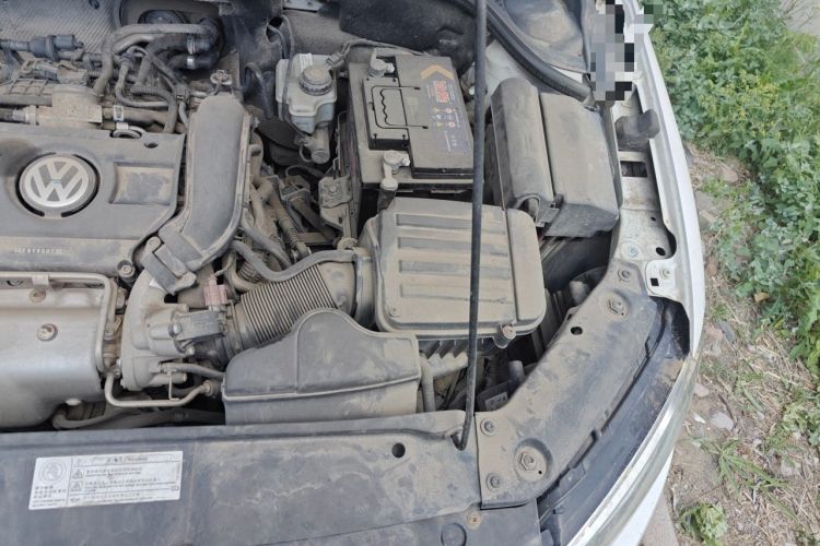 Used Volkswagen Sagitar 2012 1.4TSI Manual Luxury Model Engine Bay Left