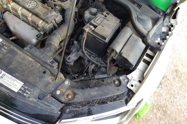 Used Volkswagen Sagitar 2012 1.6L Manual Comfort Model Engine Bay Left