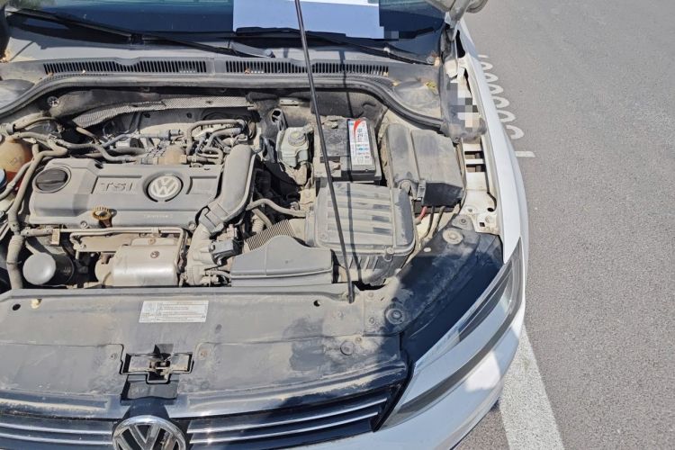 Used Volkswagen Sagitar 2012 1.4TSI Manual Luxury Model Engine Bay Left
