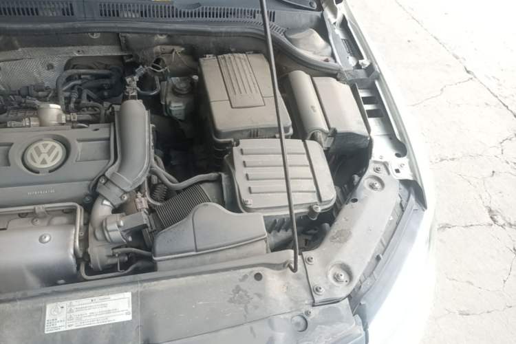 Used Volkswagen Sagitar 2012 1.4TSI Automatic Luxury Edition Engine Bay Left