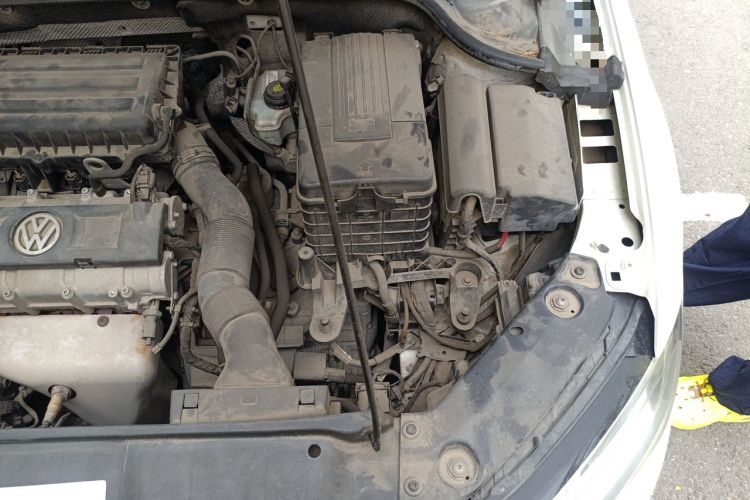 Used Volkswagen Sagitar 2012 1.6L Automatic Comfort Edition Engine Bay Left