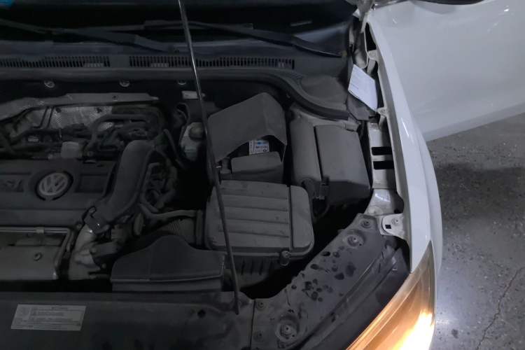 Used Volkswagen Sagitar 2012 1.4TSI Manual Luxury Model Engine Bay Left