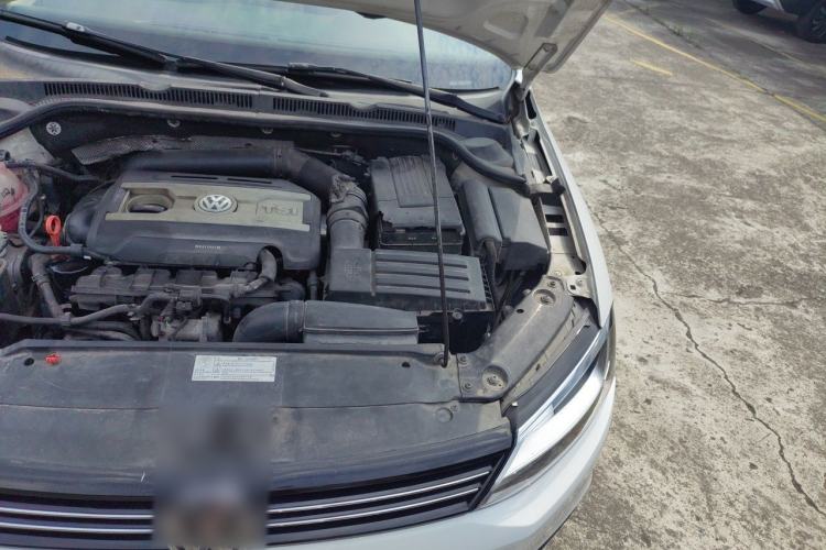 Used Volkswagen Sagitar 2012 1.8TSI Automatic Flagship Edition Engine Bay Left