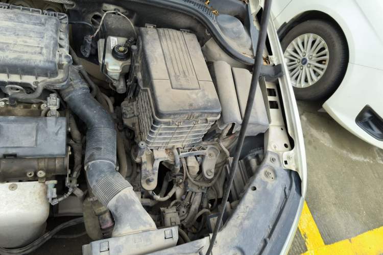 Used Volkswagen Sagitar 2012 1.6L Automatic Comfort Edition Engine Bay Left