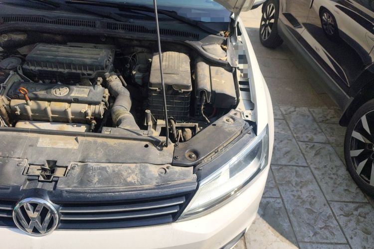 Used Volkswagen Sagitar 2012 1.6L Automatic Comfort Edition Engine Bay Left