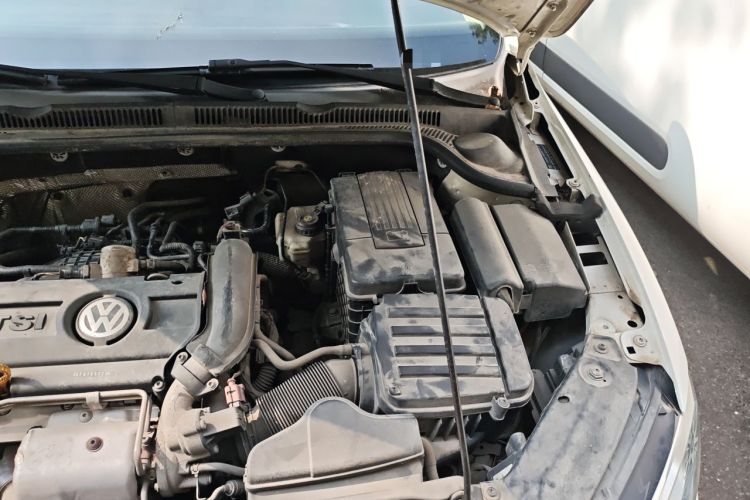 Used Volkswagen Sagitar 2012 1.4TSI Automatic Luxury Edition Engine Bay Left