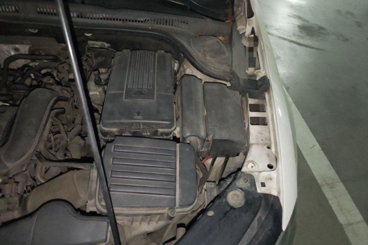 Used Volkswagen Sagitar 2012 1.4TSI Automatic Luxury Edition Engine Bay Left
