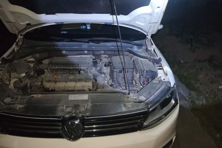 Used Volkswagen Sagitar 2012 1.6L Automatic Comfort Edition Engine Bay Left