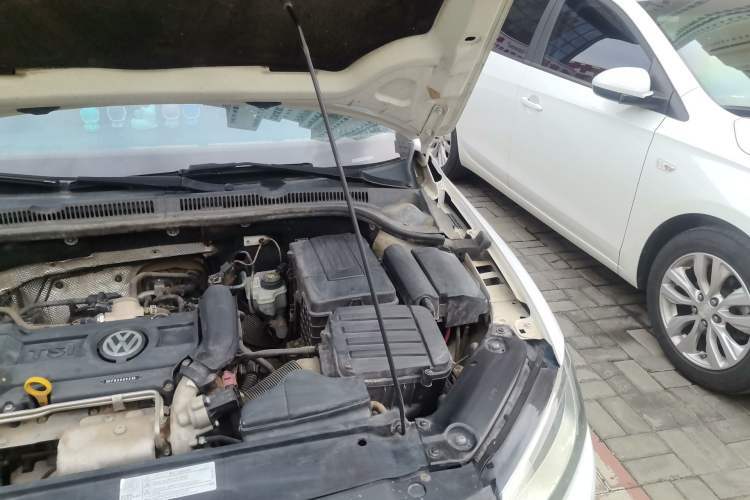 Used Volkswagen Sagitar 2012 1.4TSI Automatic Luxury Edition Engine Bay Left