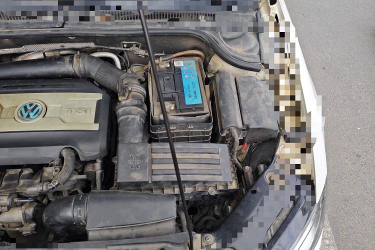 Used Volkswagen Sagitar 2012 1.8TSI Automatic Flagship Edition Engine Bay Left