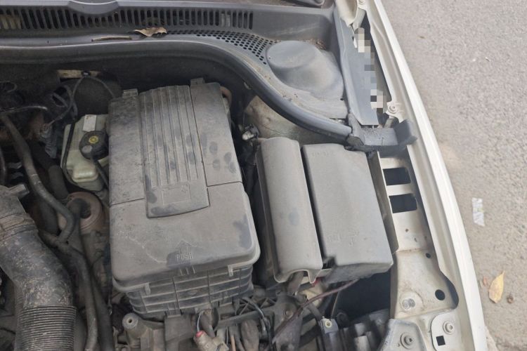 Used Volkswagen Sagitar 2012 1.6L Automatic Fashion Edition Engine Bay Left