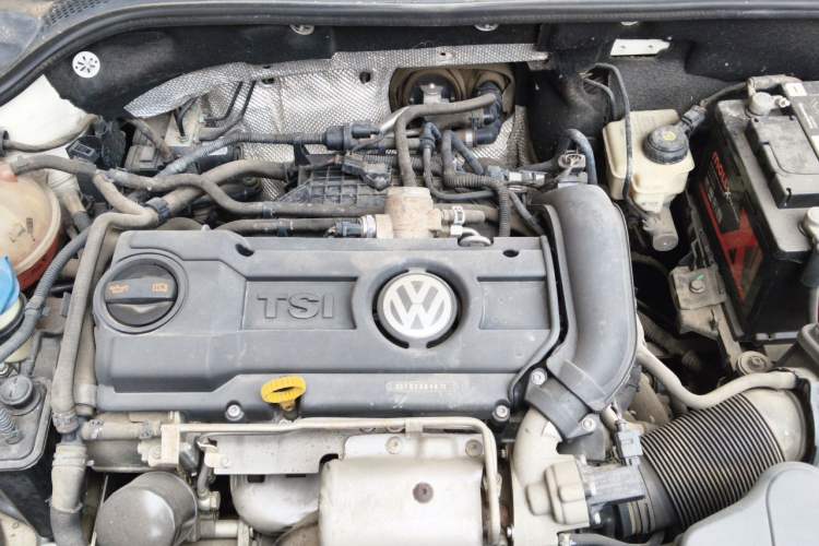 Used Volkswagen Sagitar 2012 1.4TSI Manual Luxury Model Engine Bay