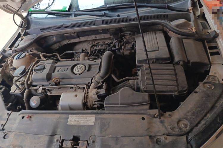 Used Volkswagen Sagitar 2012 1.4TSI Automatic Luxury Edition Engine Bay