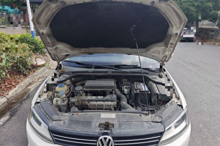 Used Volkswagen Sagitar 2012 1.6L Manual Comfort Model Engine Bay