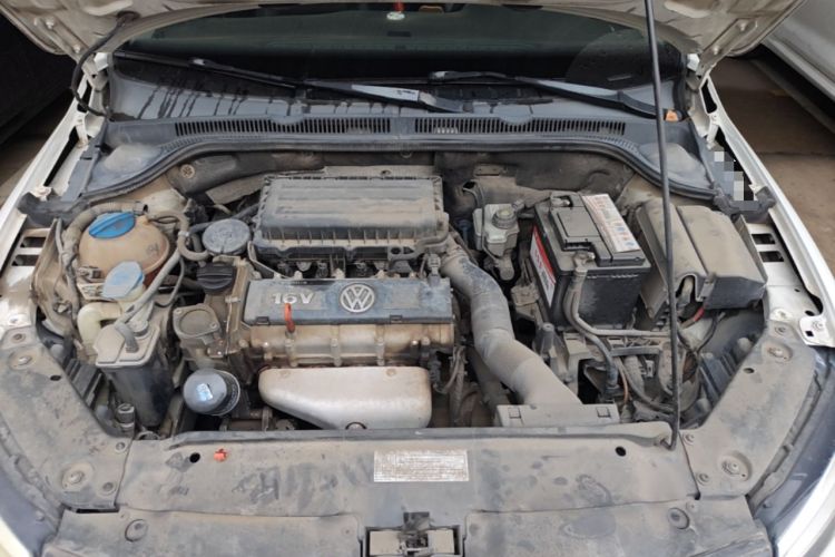 Used Volkswagen Sagitar 2012 1.6L Manual Comfort Model Engine Bay