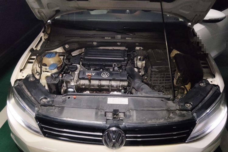 Used Volkswagen Sagitar 2012 1.6L Automatic Comfort Edition Engine Bay