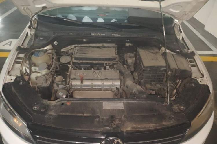 Used Volkswagen Sagitar 2012 1.6L Automatic Comfort Edition Engine Bay