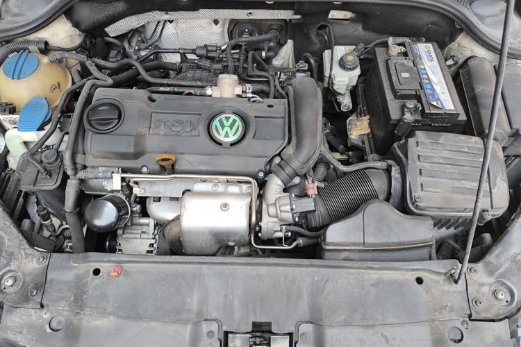 Used Volkswagen Sagitar 2012 1.4TSI Manual Luxury Model Engine Bay