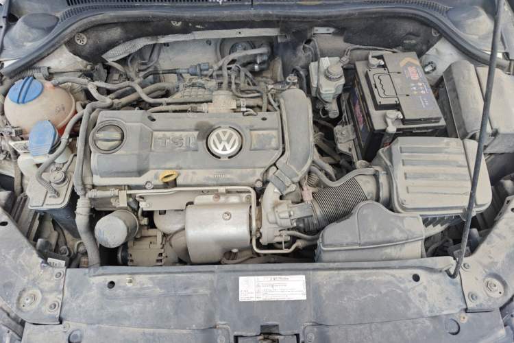 Used Volkswagen Sagitar 2012 1.4TSI Manual Luxury Model Engine Bay