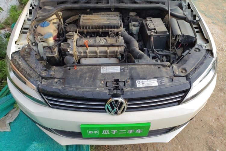 Used Volkswagen Sagitar 2012 1.6L Manual Comfort Model Engine Bay
