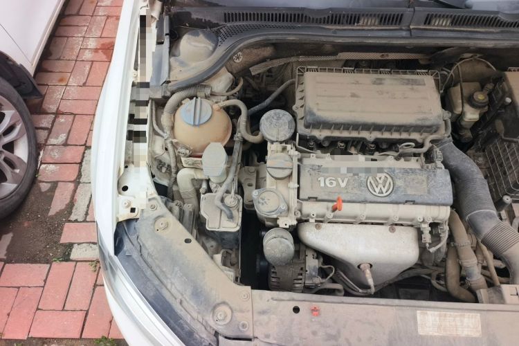 Used Volkswagen Sagitar 2012 1.6L Automatic Comfort Edition Engine Bay Right