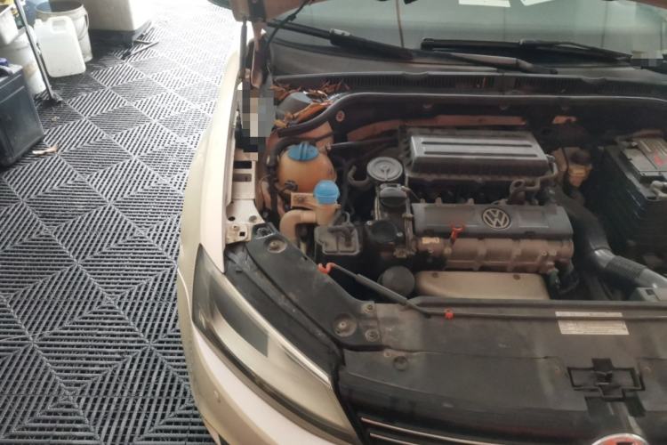 Used Volkswagen Sagitar 2012 1.6L Automatic Comfort Edition Engine Bay Right