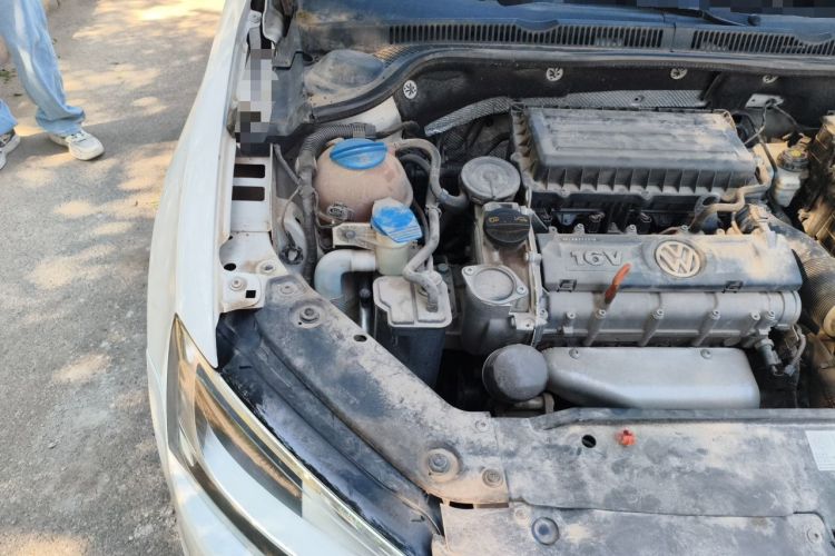 Used Volkswagen Sagitar 2012 1.6L Automatic Comfort Edition Engine Bay Right