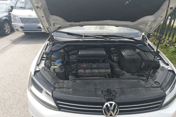Used Volkswagen Sagitar 2012 1.6L Automatic Comfort Edition Engine Bay Right