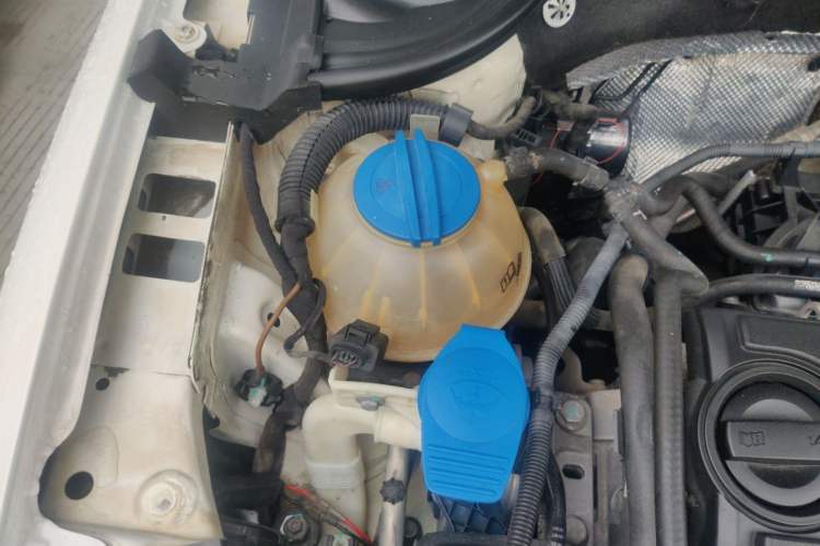 Used Volkswagen Sagitar 2012 1.4TSI Automatic Fashion Edition Engine Bay Right