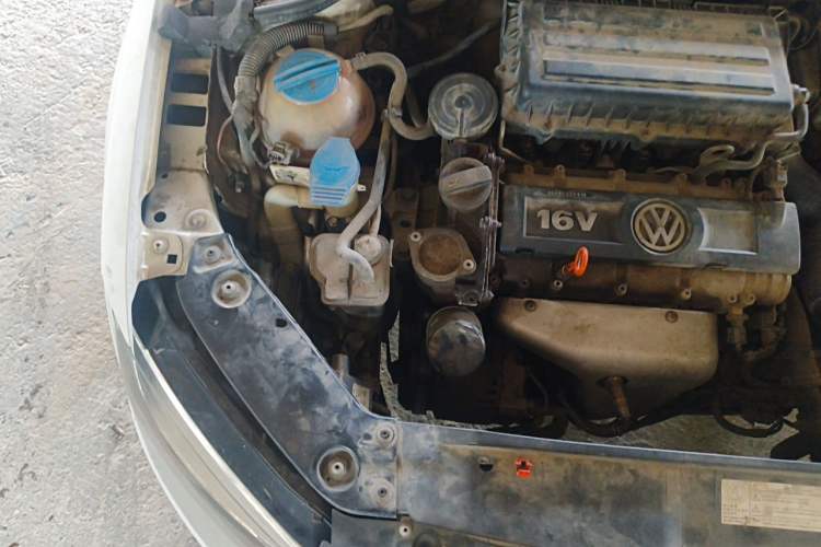 Used Volkswagen Sagitar 2012 1.6L Automatic Comfort Edition Engine Bay Right