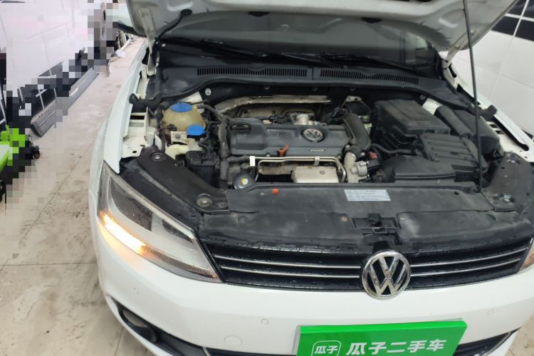 Used Volkswagen Sagitar 2012 1.4TSI Automatic Luxury Edition Engine Bay Right