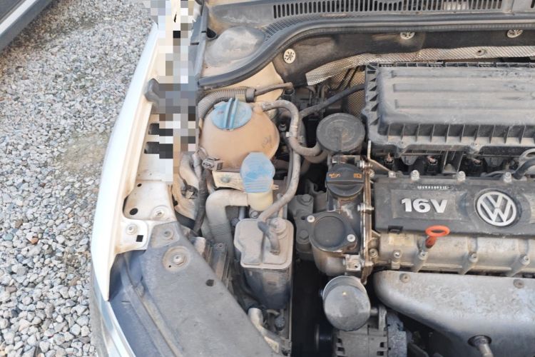 Used Volkswagen Sagitar 2012 1.6L Automatic Comfort Edition Engine Bay Right