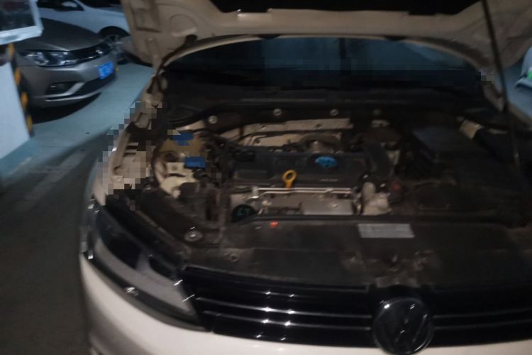 Used Volkswagen Sagitar 2012 1.4TSI Automatic Luxury Edition Engine Bay Right