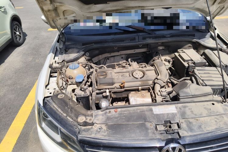 Used Volkswagen Sagitar 2012 1.4TSI Manual Luxury Model Engine Bay Right