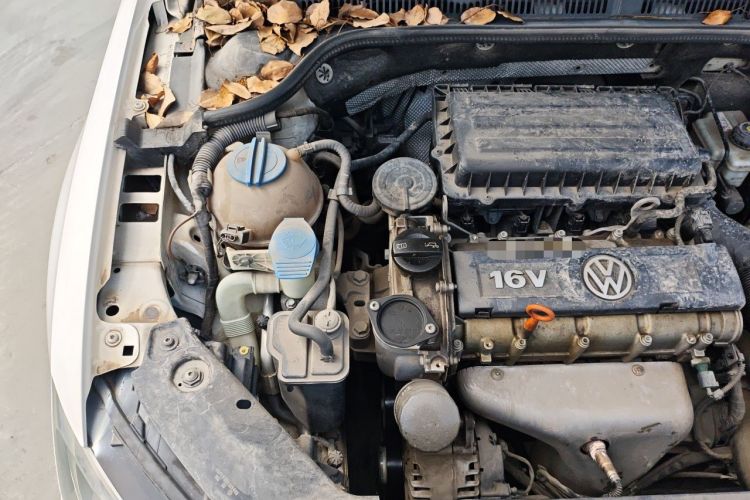 Used Volkswagen Sagitar 2012 1.6L Automatic Comfort Edition Engine Bay Right