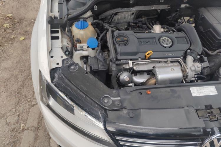 Used Volkswagen Sagitar 2012 1.4TSI Automatic Luxury Edition Engine Bay Right