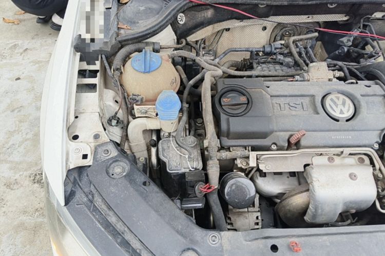 Used Volkswagen Sagitar 2012 1.4TSI Automatic Luxury Edition Engine Bay Right
