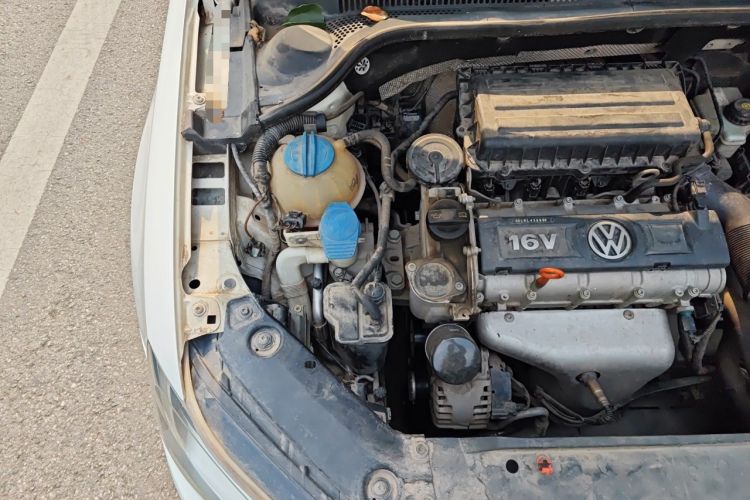 Used Volkswagen Sagitar 2012 1.6L Manual Comfort Model Engine Bay Right