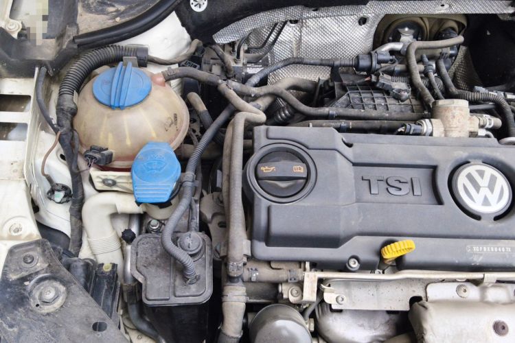 Used Volkswagen Sagitar 2012 1.4TSI Manual Luxury Model Engine Bay Right