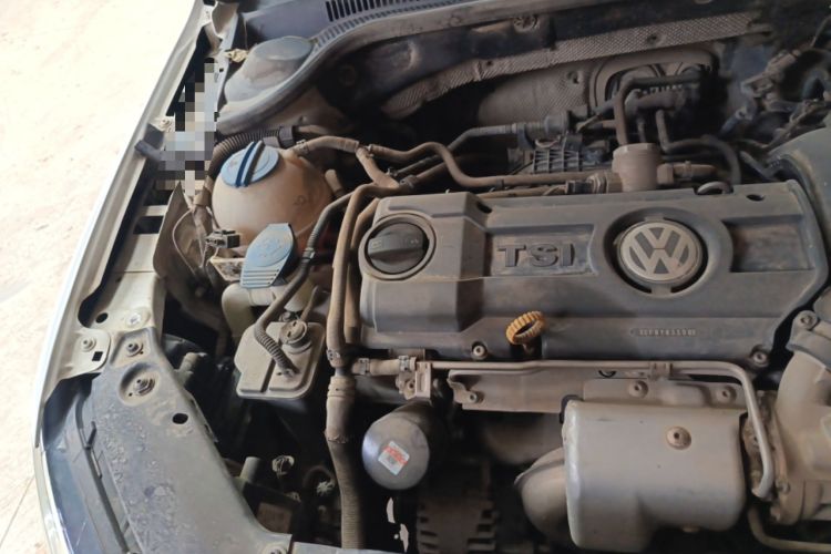 Used Volkswagen Sagitar 2012 1.4TSI Automatic Luxury Edition Engine Bay Right
