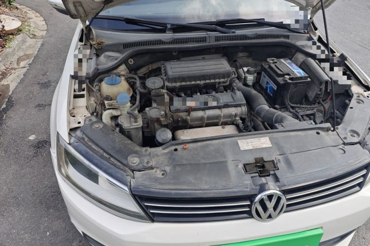 Used Volkswagen Sagitar 2012 1.6L Manual Comfort Model Engine Bay Right