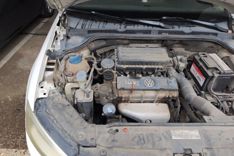 Used Volkswagen Sagitar 2012 1.6L Manual Comfort Model Engine Bay Right