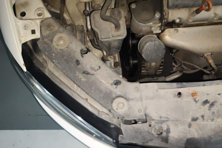 Used Volkswagen Sagitar 2012 1.6L Automatic Comfort Edition Engine Bay Right