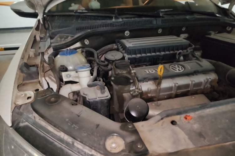 Used Volkswagen Sagitar 2012 1.6L Manual Comfort Model Engine Bay Right