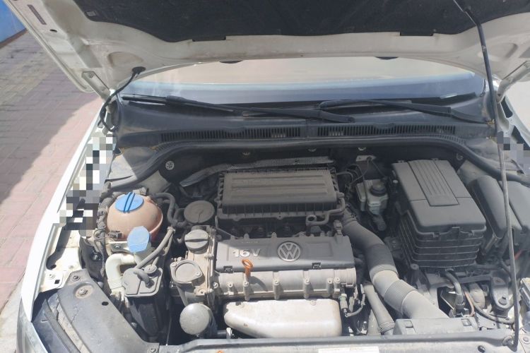 Used Volkswagen Sagitar 2012 1.6L Automatic Comfort Edition Engine Bay Right