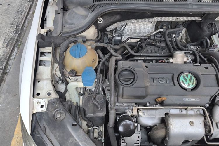 Used Volkswagen Sagitar 2012 1.4TSI Manual Luxury Model Engine Bay Right