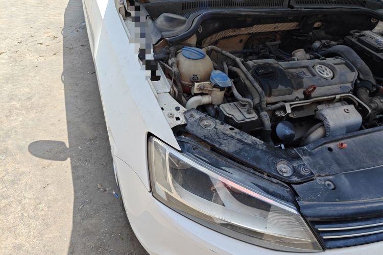 Used Volkswagen Sagitar 2012 1.4TSI Manual Luxury Model Engine Bay Right